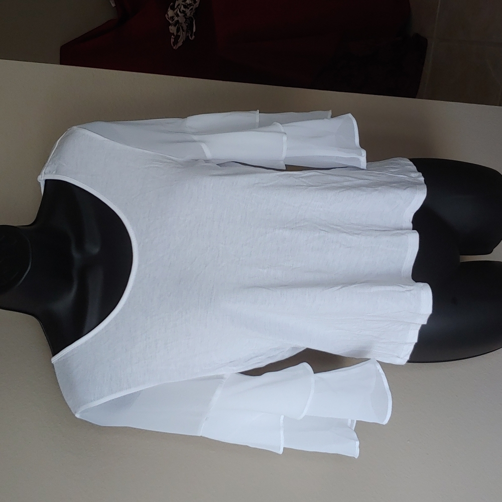 ☀Sale 4 for $30☀BCBG White Summer Top